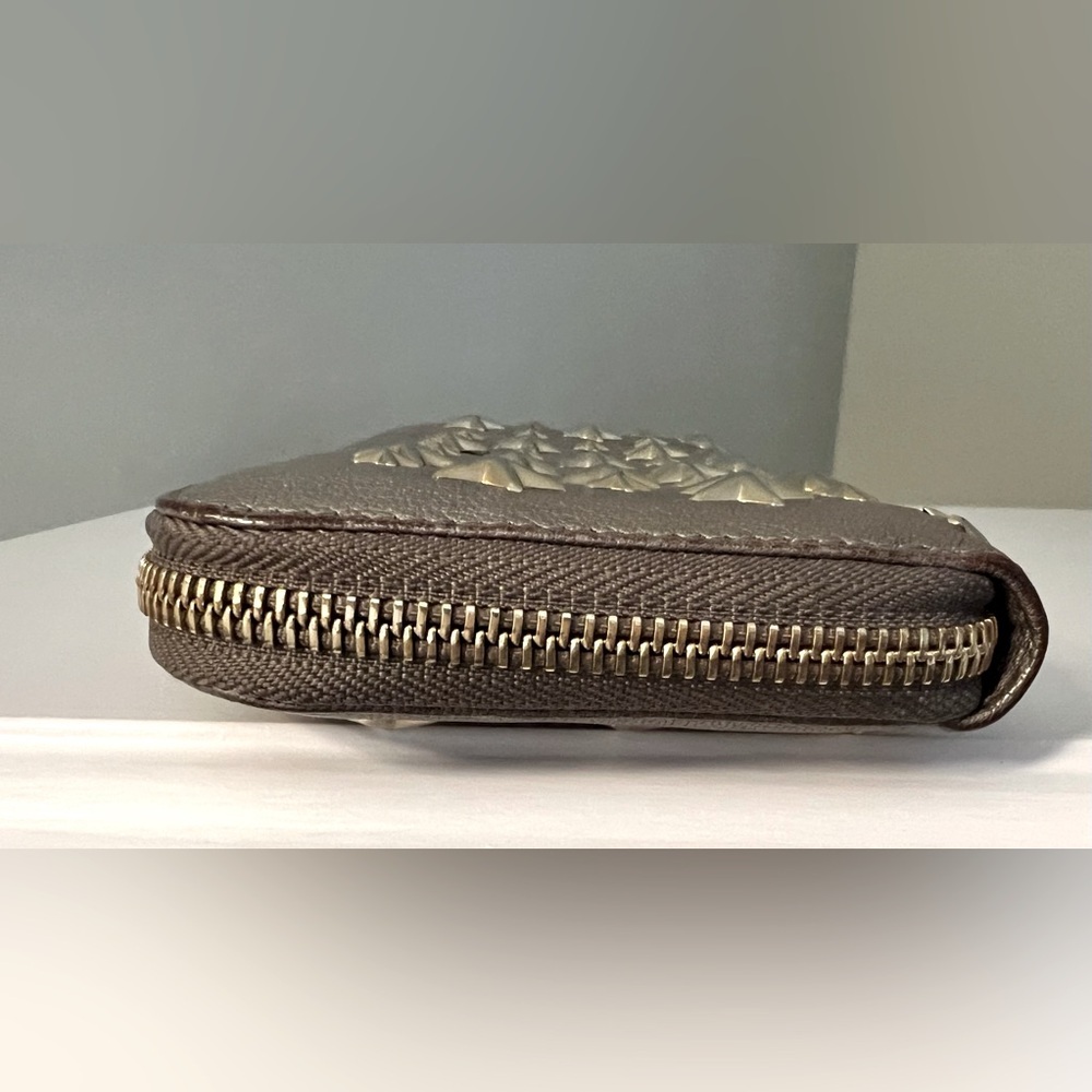 Jimmy Choo Gold Star-Studded Metallic Leather Women's Wallet - Picture 6 of 9